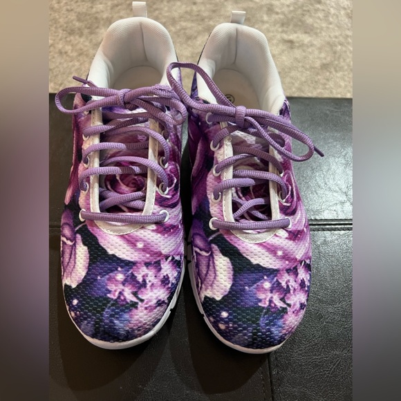 SIZE 9, WOMENS, PURPLE ROSE, TENNIS SHOES - Picture 4 of 6